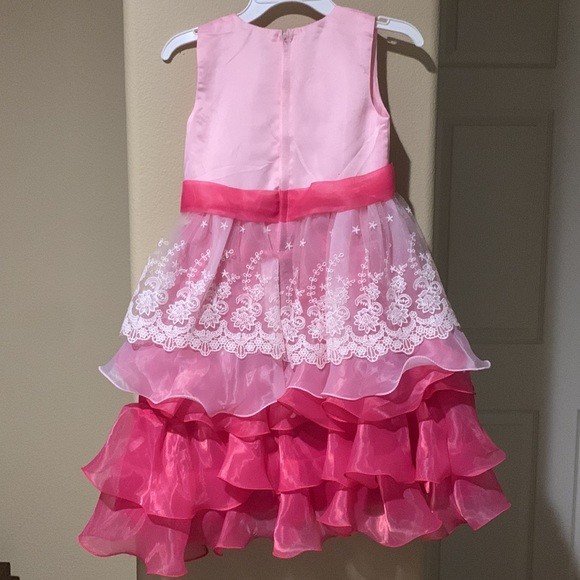 ❤️ Pink Cinderella or Barbie Dress; multi-layered tulle and sequins - Picture 4 of 8